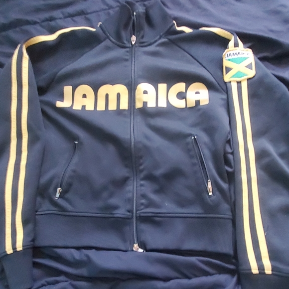 Tracksuit Comfortable & beautiful - Picture 3 of 6